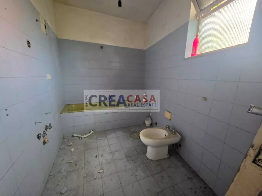 Immagine 33 di Palazzo in vendita  in via San Giuliano a Giarre