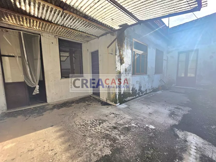Immagine 41 di Palazzo in vendita  in via San Giuliano a Giarre
