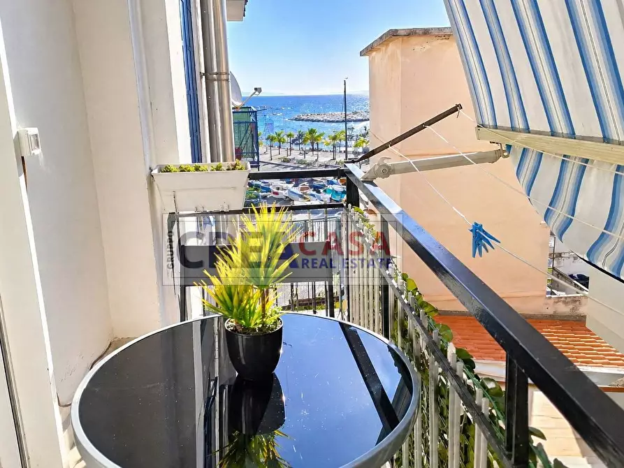 Immagine 2 di Appartamento in affitto  in Via schisò a Giardini-Naxos