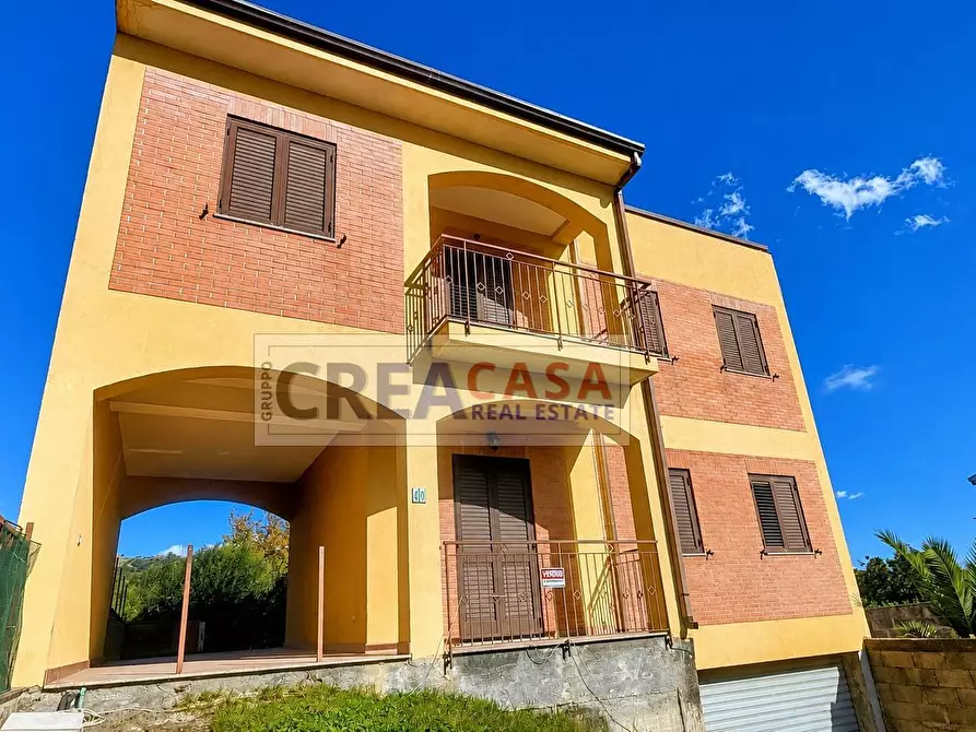 Immagine 2 di Villa in vendita  in via Albero San Filippo a Piedimonte Etneo