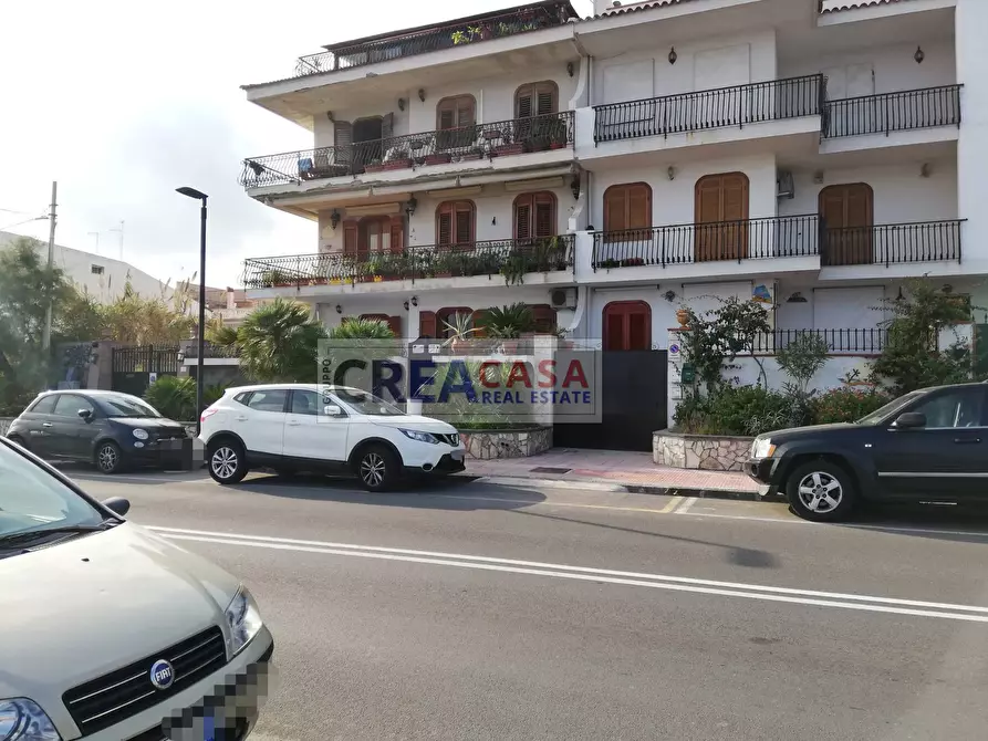 Immagine 2 di Appartamento in vendita  in VIA LUNGOMARE AMERIGO VESPUCCI a Furci Siculo