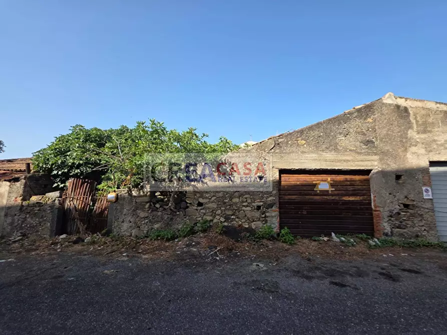 Immagine 9 di Rustico / casale in vendita  in via Pasteria a Calatabiano