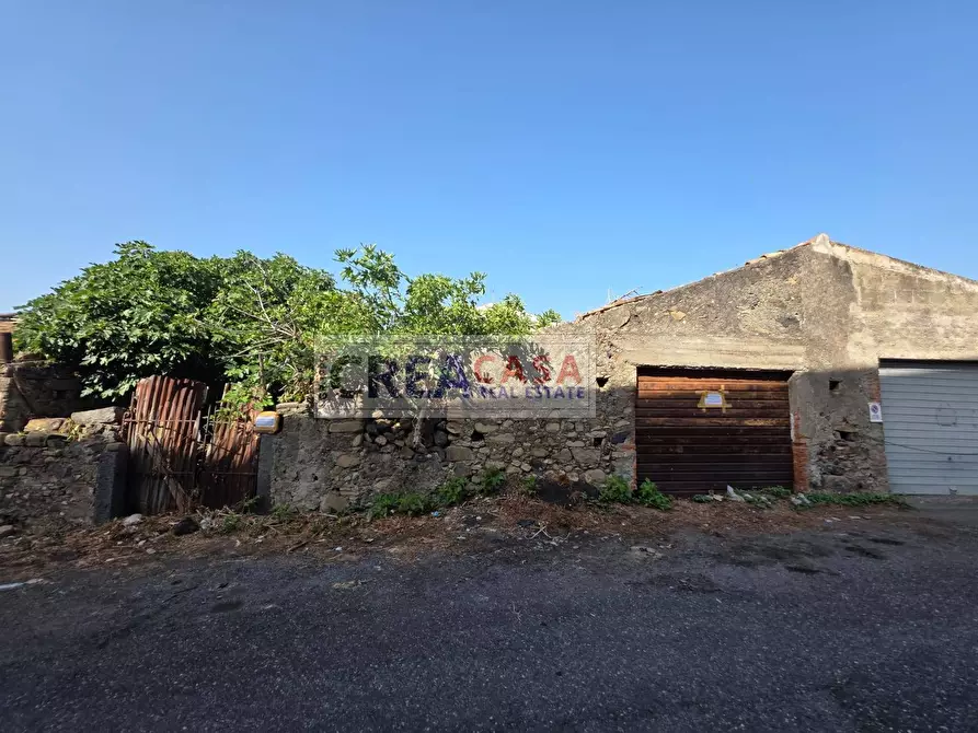Immagine 11 di Rustico / casale in vendita  in via Pasteria a Calatabiano