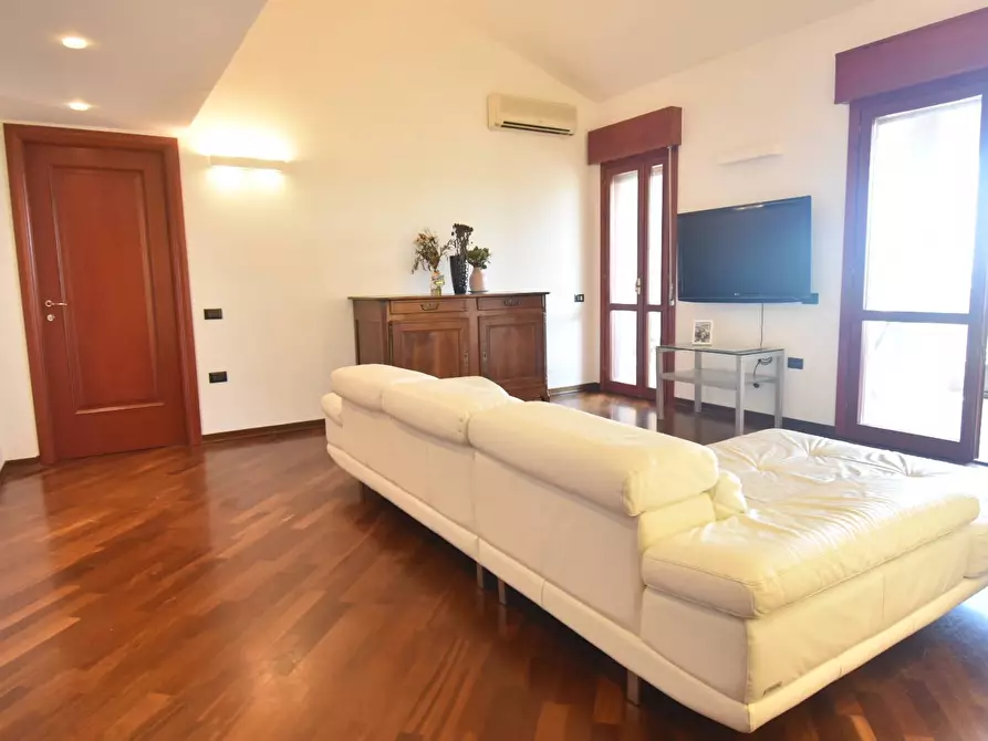 Immagine 2 di Appartamento in vendita  a Quartu Sant'elena