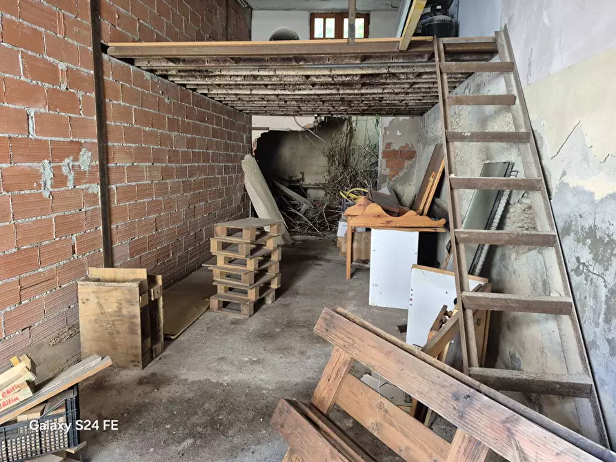 Immagine 2 di Box auto in vendita  a Quartu Sant'elena