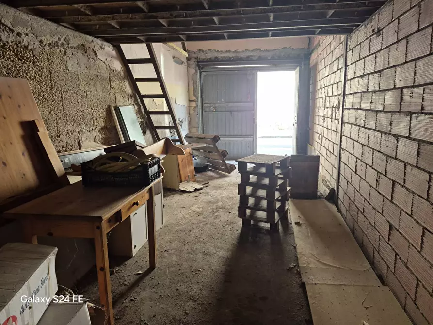 Immagine 6 di Box auto in vendita  a Quartu Sant'elena