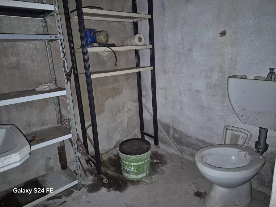 Immagine 8 di Box auto in vendita  a Quartu Sant'elena