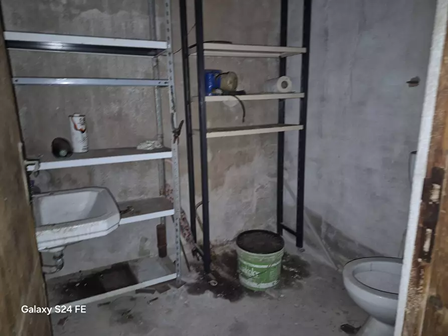 Immagine 9 di Box auto in vendita  a Quartu Sant'elena