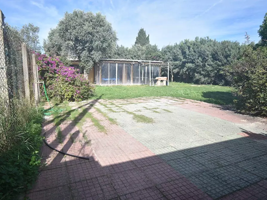 Immagine 1 di Terreno residenziale in vendita  a Quartu Sant'elena