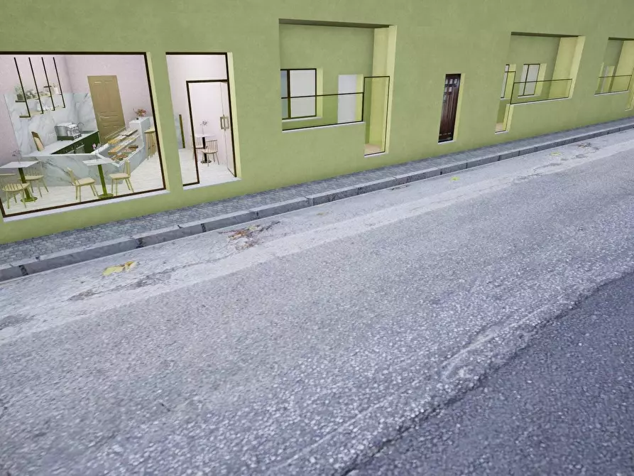 Immagine 1 di Locale commerciale in vendita  a Quartu Sant'elena