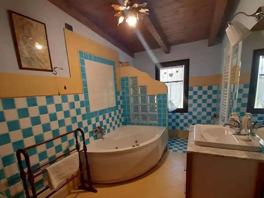 Immagine 52 di Villa in vendita  a Quartu Sant'elena