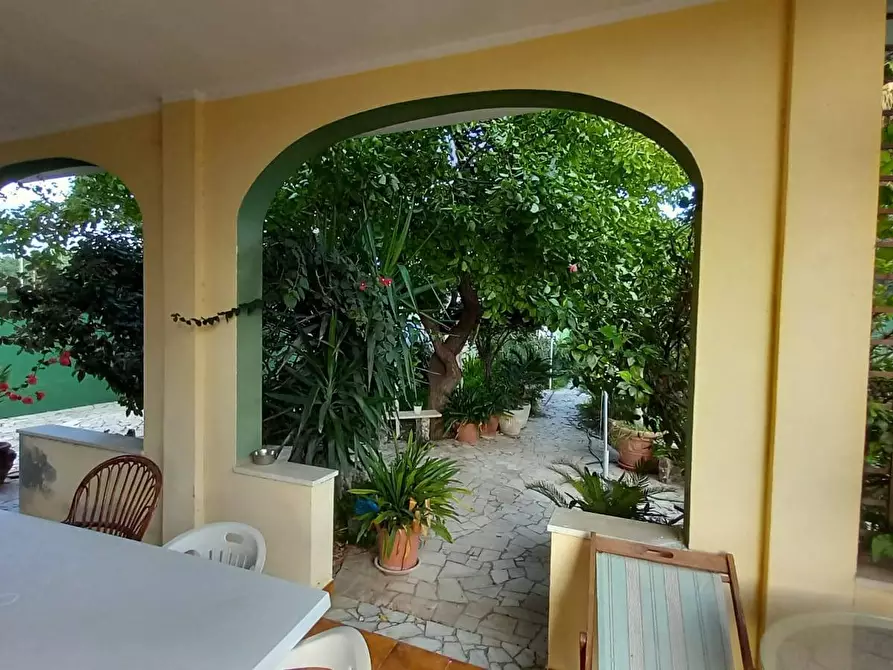 Immagine 2 di Villa in vendita  a Quartu Sant'elena