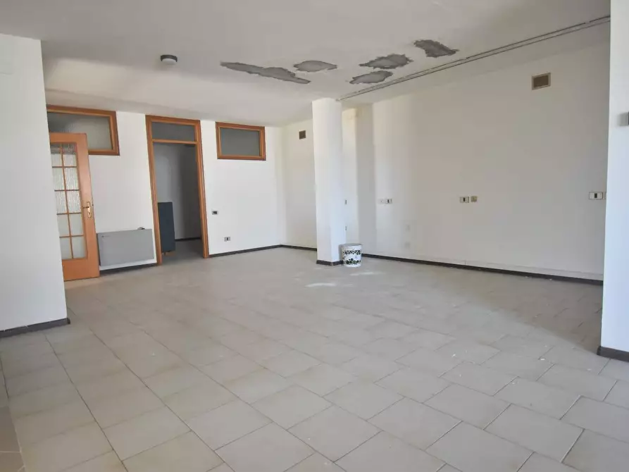 Immagine 24 di Ufficio in vendita  a Quartu Sant'elena