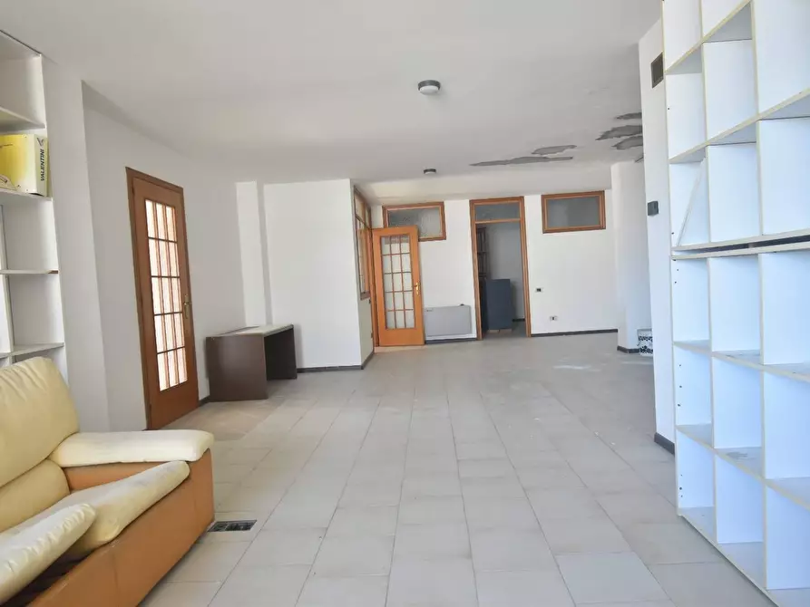 Immagine 25 di Ufficio in vendita  a Quartu Sant'elena