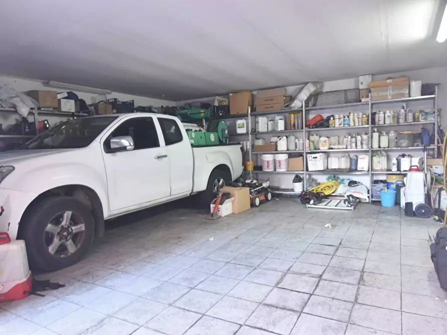 Immagine 11 di Ufficio in vendita  a Cagliari