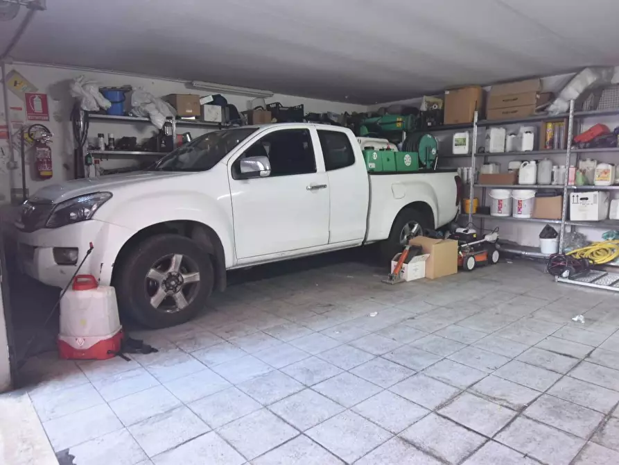 Immagine 12 di Ufficio in vendita  a Cagliari