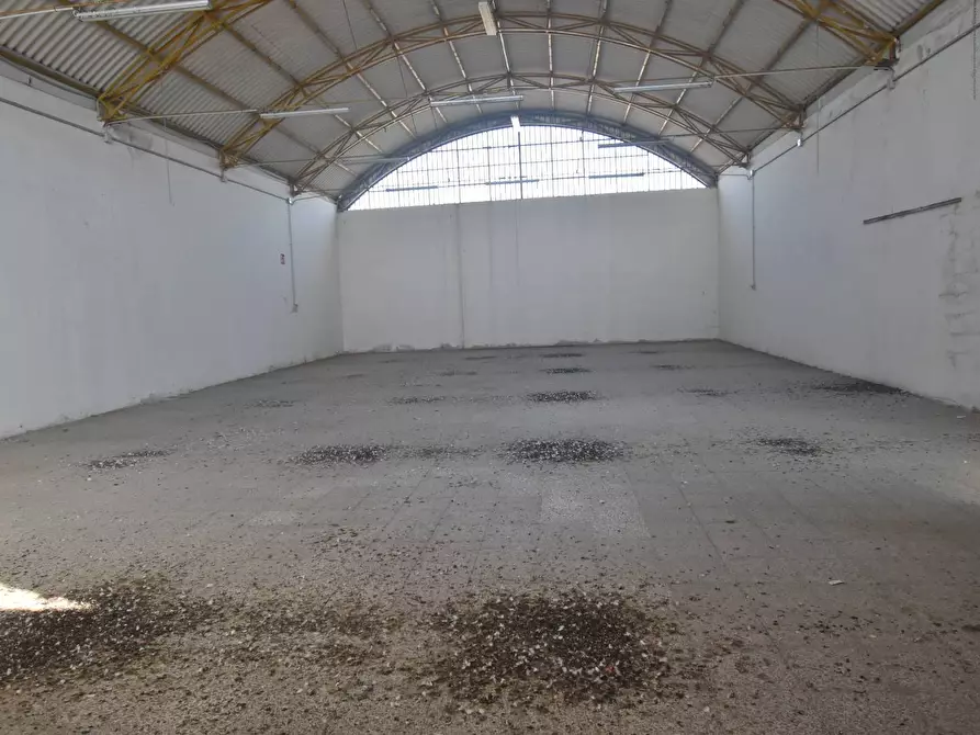 Immagine 10 di Capannone industriale in vendita  a Quartu Sant'elena