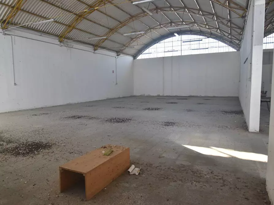 Immagine 11 di Capannone industriale in vendita  a Quartu Sant'elena