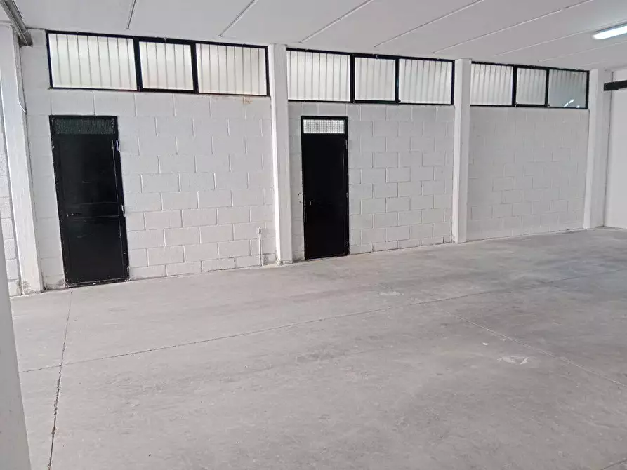 Immagine 6 di Box auto in vendita  a Quartu Sant'elena