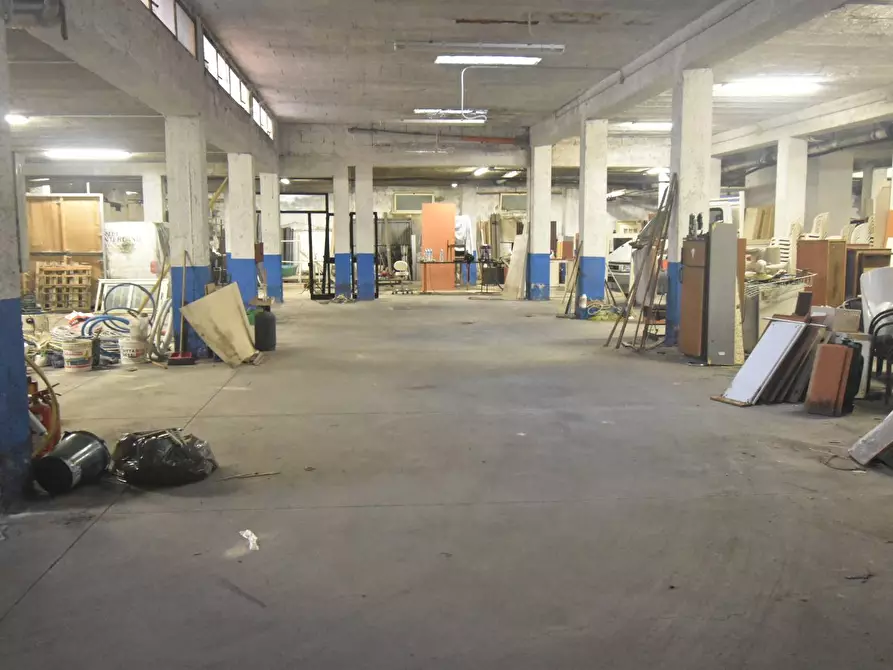 Immagine 1 di Box auto in vendita  a Selargius