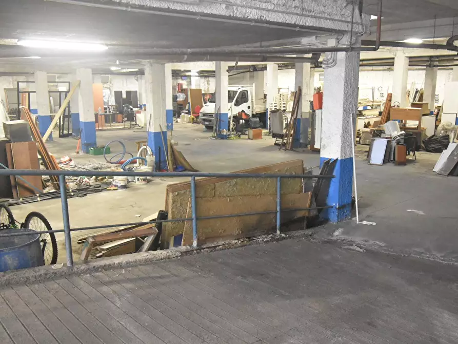 Immagine 4 di Box auto in vendita  a Selargius