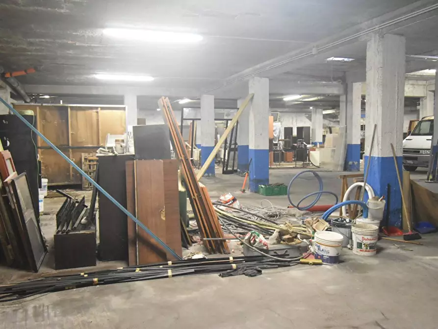 Immagine 5 di Box auto in vendita  a Selargius