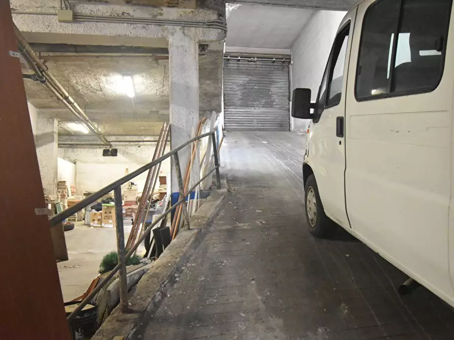 Immagine 11 di Box auto in vendita  a Selargius