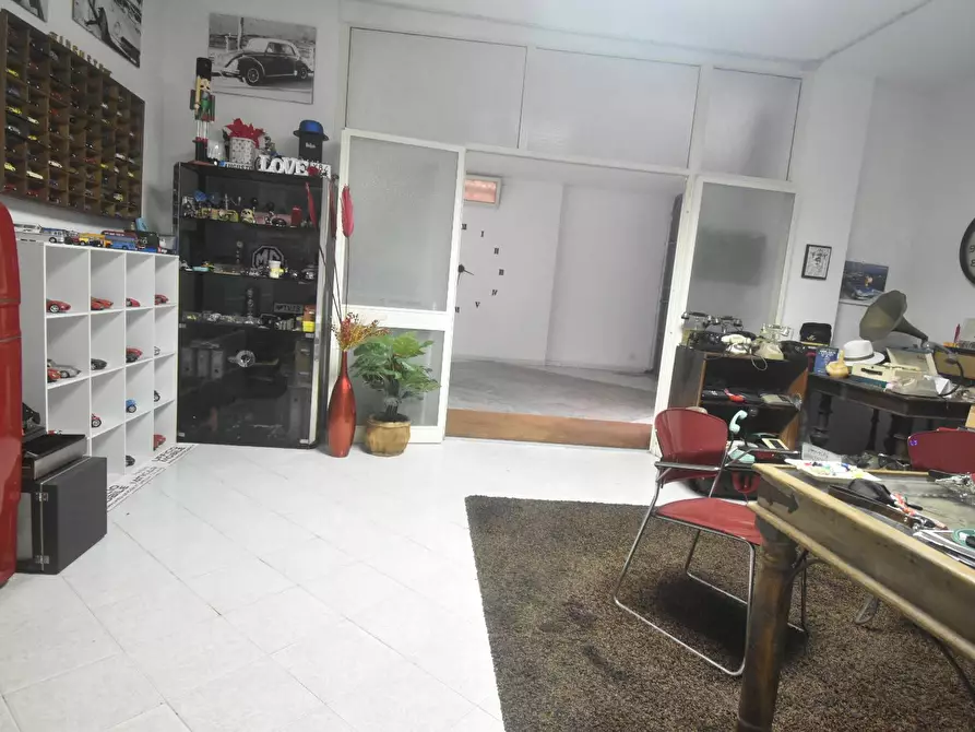 Immagine 12 di Magazzino in vendita  a Quartu Sant'elena