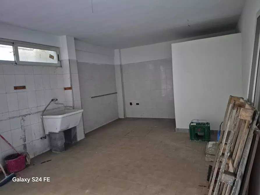 Immagine 2 di Magazzino in vendita  a Quartu Sant'elena