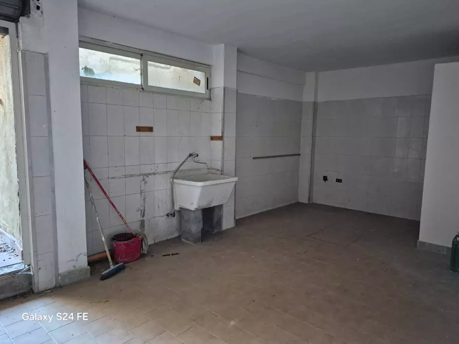 Immagine 4 di Magazzino in vendita  a Quartu Sant'elena