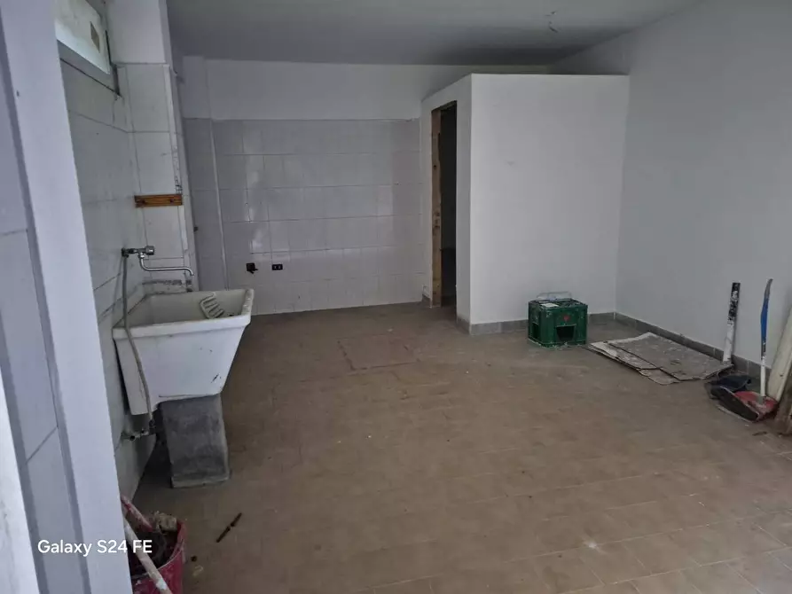 Immagine 6 di Magazzino in vendita  a Quartu Sant'elena