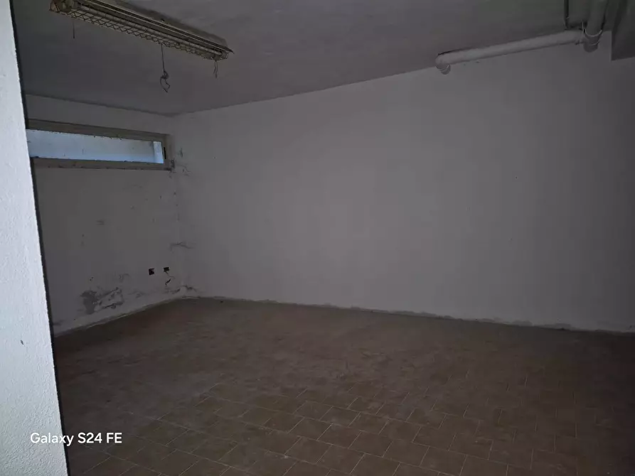 Immagine 13 di Magazzino in vendita  a Quartu Sant'elena