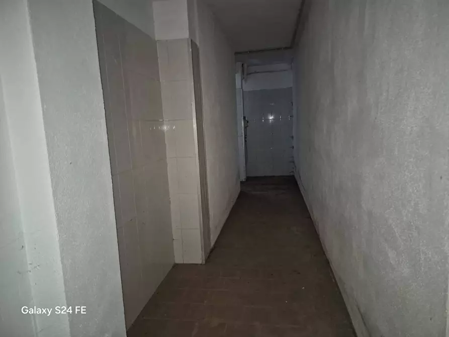 Immagine 15 di Magazzino in vendita  a Quartu Sant'elena