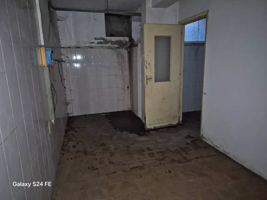 Immagine 19 di Magazzino in vendita  a Quartu Sant'elena