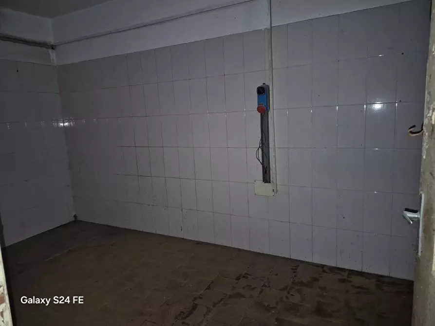 Immagine 20 di Magazzino in vendita  a Quartu Sant'elena