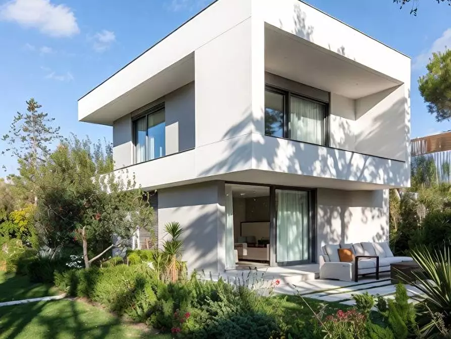 Immagine 3 di Terreno residenziale in vendita  in Viale dell'autonomia regionale sarda a Quartu Sant'elena