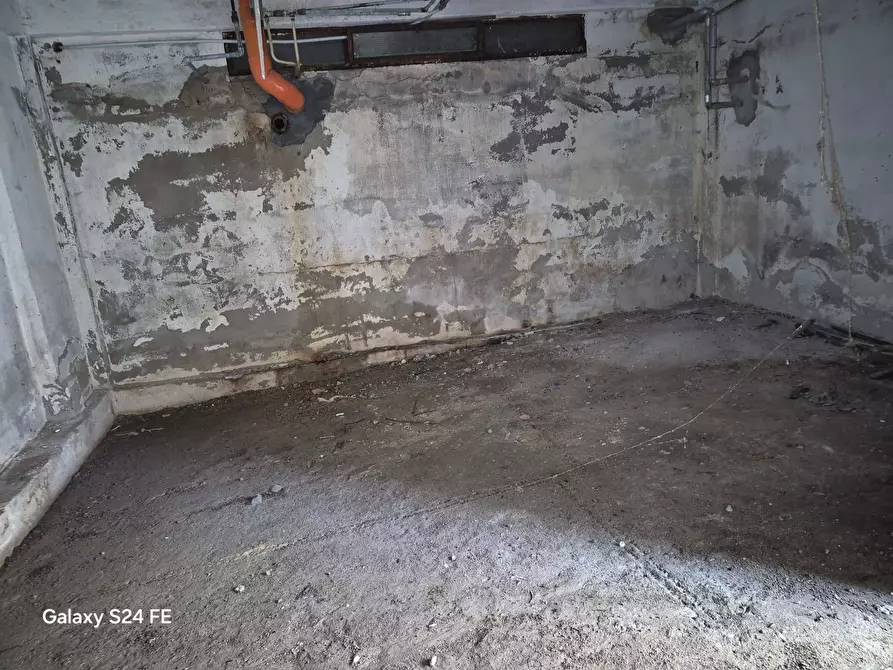 Immagine 9 di Magazzino in vendita  in viale della musica a Quartu Sant'elena