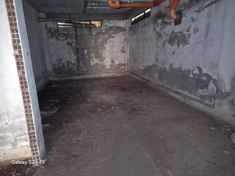 Immagine 10 di Magazzino in vendita  in viale della musica a Quartu Sant'elena