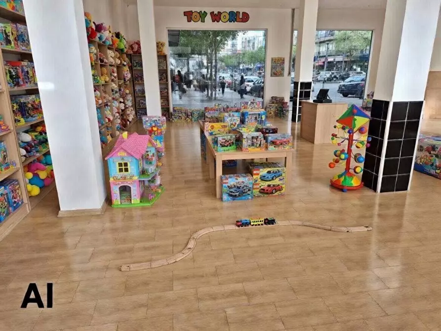 Immagine 9 di Locale commerciale in vendita  in viale della Musica a Quartu Sant'elena