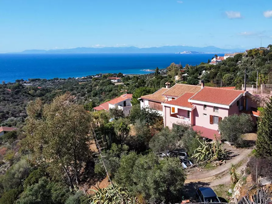 Immagine 1 di Villetta a schiera in vendita  in salmagi a Quartu Sant'elena