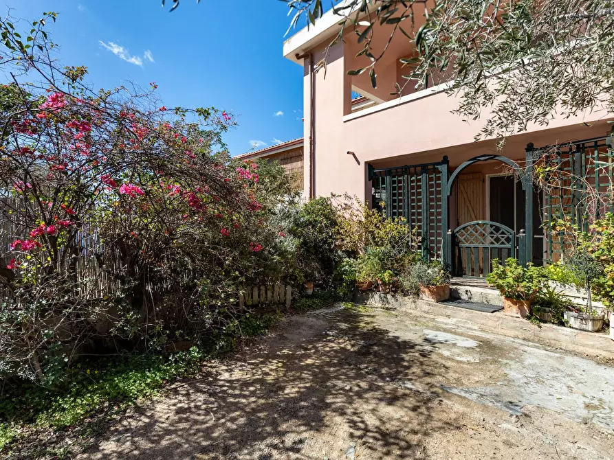 Immagine 11 di Villetta a schiera in vendita  in salmagi a Quartu Sant'elena