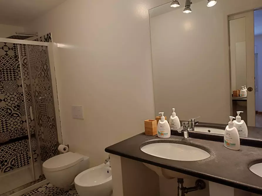 Immagine 26 di Appartamento in vendita  in Viale colombo a Quartu Sant'elena