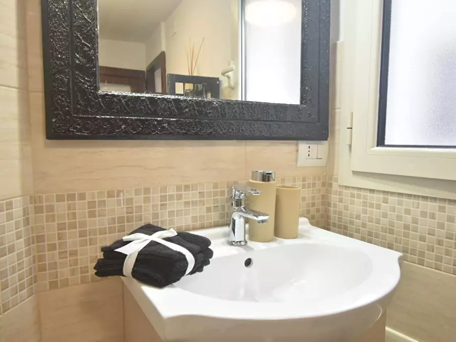 Immagine 45 di Casa indipendente in vendita  in piazza Azuni a Quartu Sant'elena