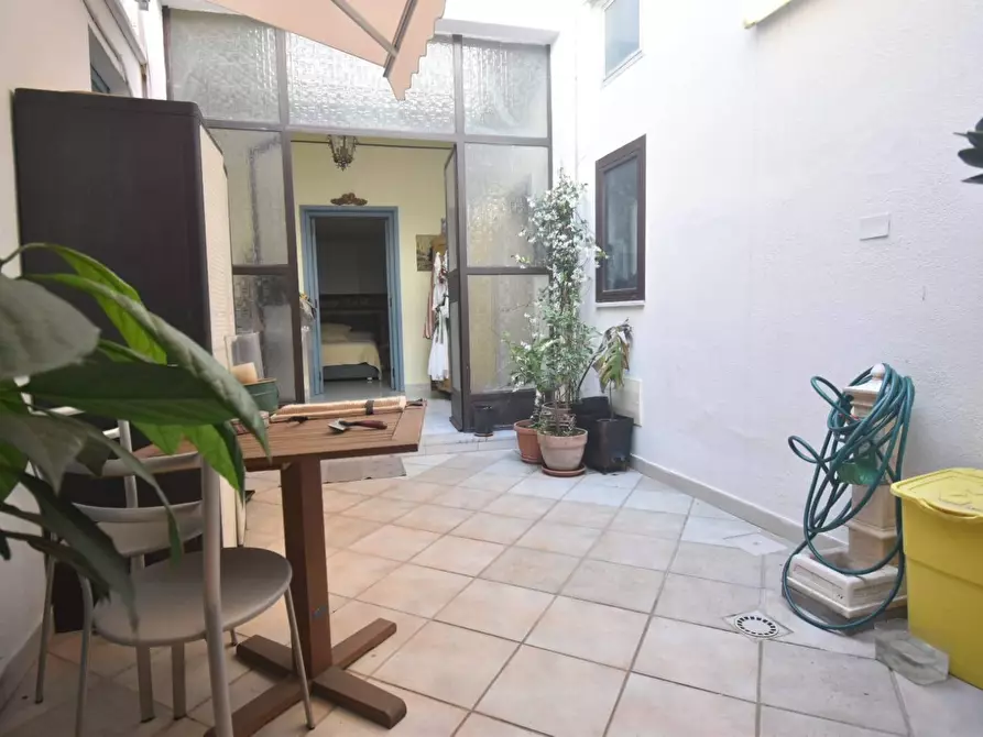 Immagine 51 di Casa indipendente in vendita  in piazza Azuni a Quartu Sant'elena