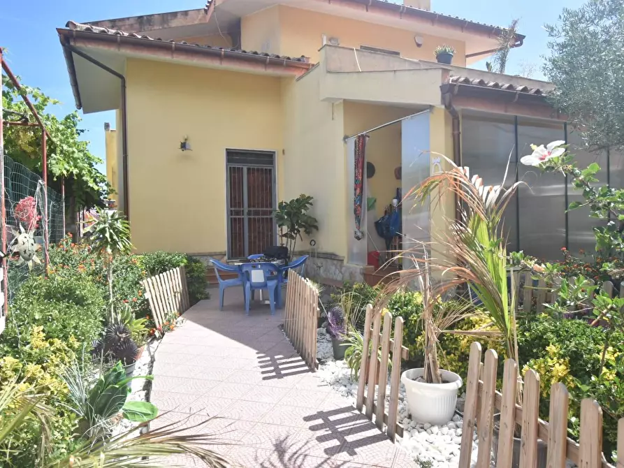 Immagine 1 di Villa in vendita  in viale dell'autonomia regionale sarda a Quartu Sant'elena