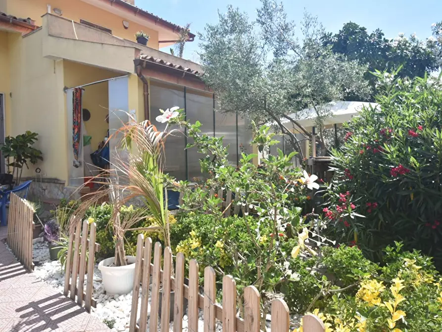 Immagine 3 di Villa in vendita  in viale dell'autonomia regionale sarda a Quartu Sant'elena