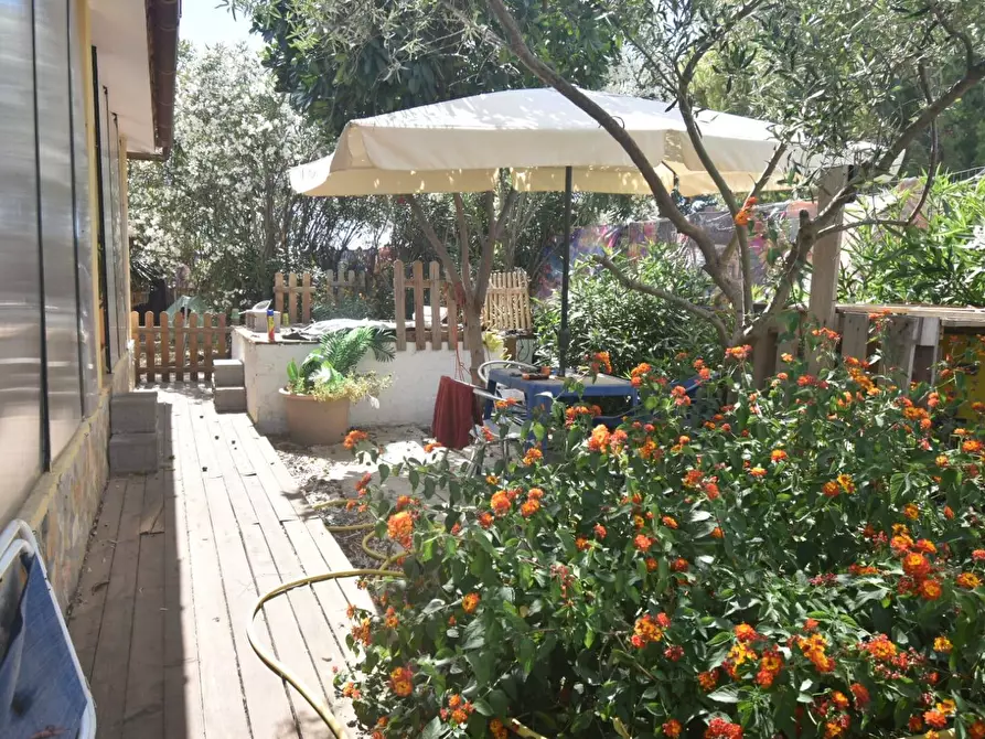 Immagine 5 di Villa in vendita  in viale dell'autonomia regionale sarda a Quartu Sant'elena