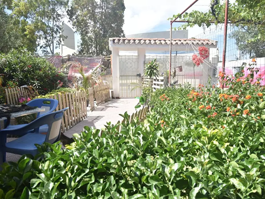 Immagine 7 di Villa in vendita  in viale dell'autonomia regionale sarda a Quartu Sant'elena