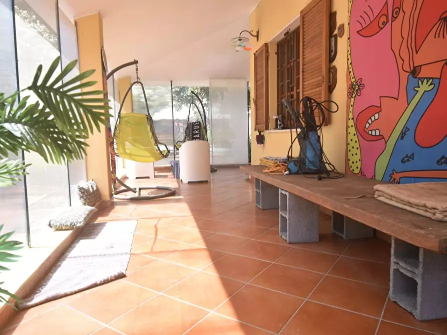 Immagine 9 di Villa in vendita  in viale dell'autonomia regionale sarda a Quartu Sant'elena