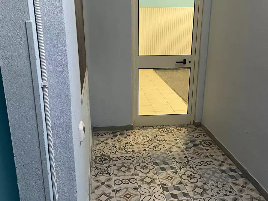 Immagine 13 di Locale commerciale in vendita  in via cagliari a Quartu Sant'elena